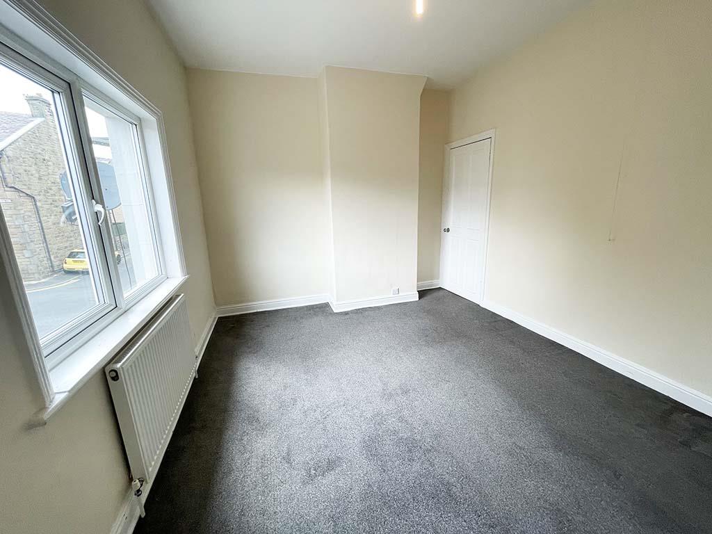 2 bedroom mid terrace house SSTC in Barnoldswick - IMG_5077.jpg